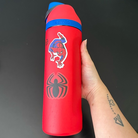 Spiderman owala 24 oz - Picture 1 of 8